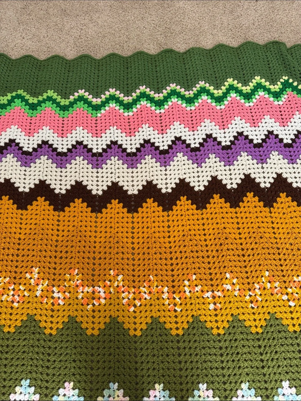 Huge-Vintage-70s handmade crochet throw blanket-bedspread-chevron stripe-Queen